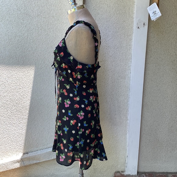 NWOT Zara fabulous black dress w/ beautiful floral pattern. Flirty & fun! - Picture 9 of 15